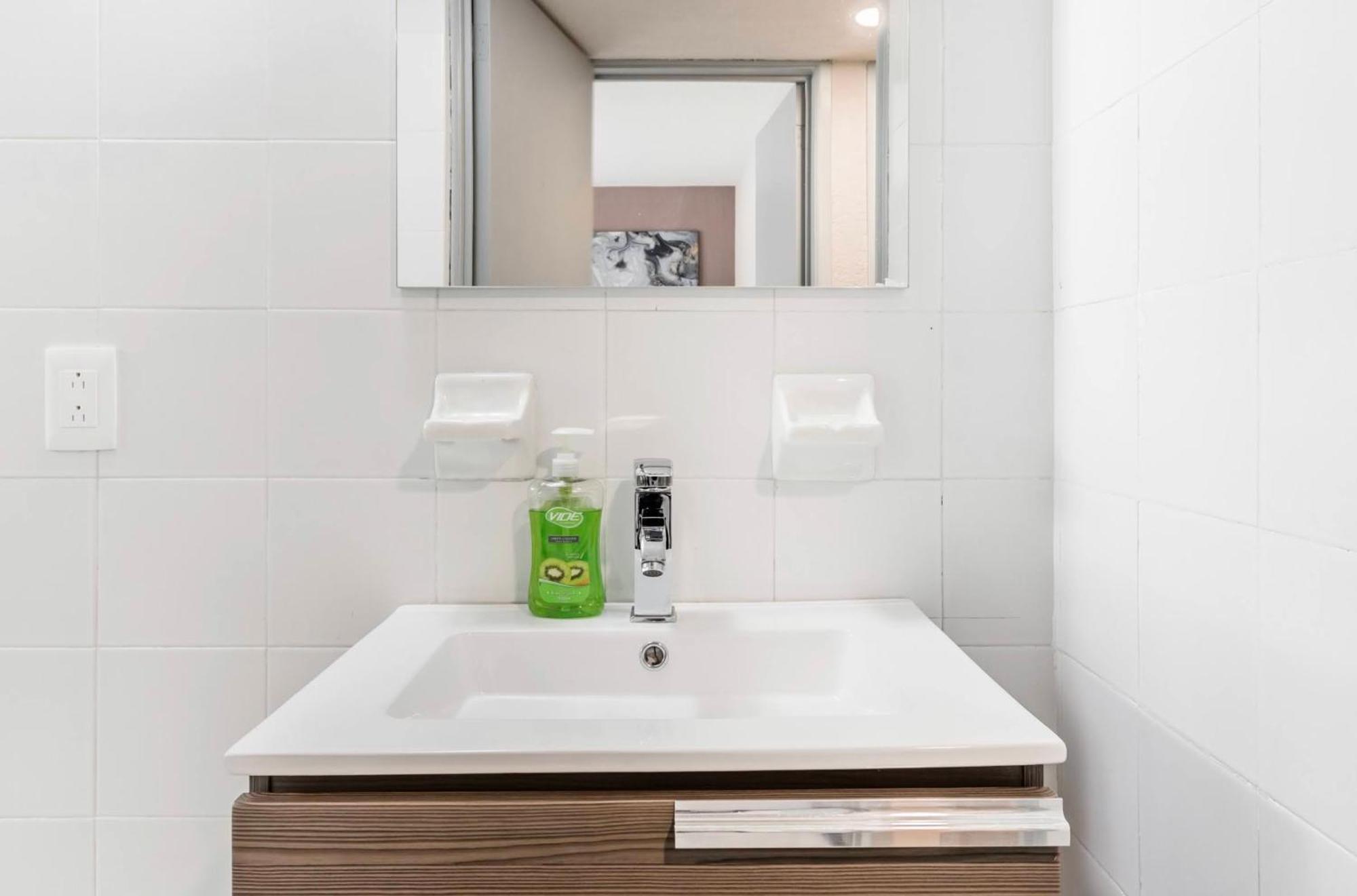 Cozy Roma Norte Flat - Parking- Wifi - Sleeps 6 メキシコシティ エクステリア 写真